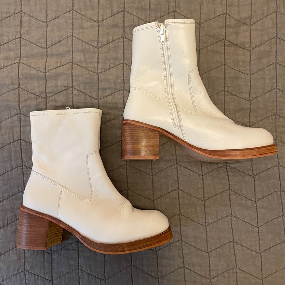 Like new urban outfitters white boots